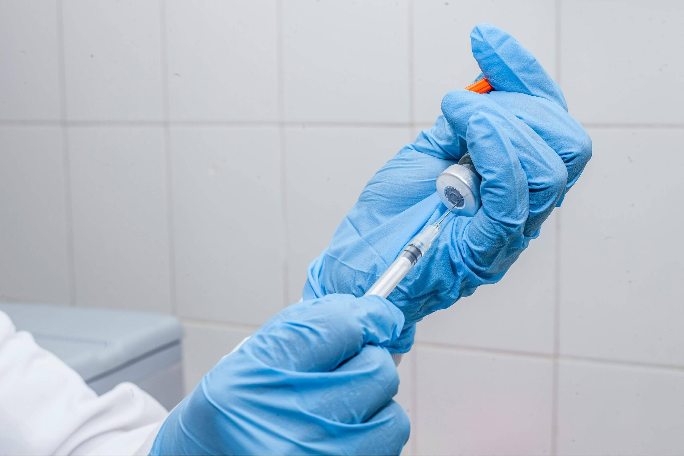 Vacina de raiva para cachorro: Quando fazer e quanto custa? clínica veterinária 24h