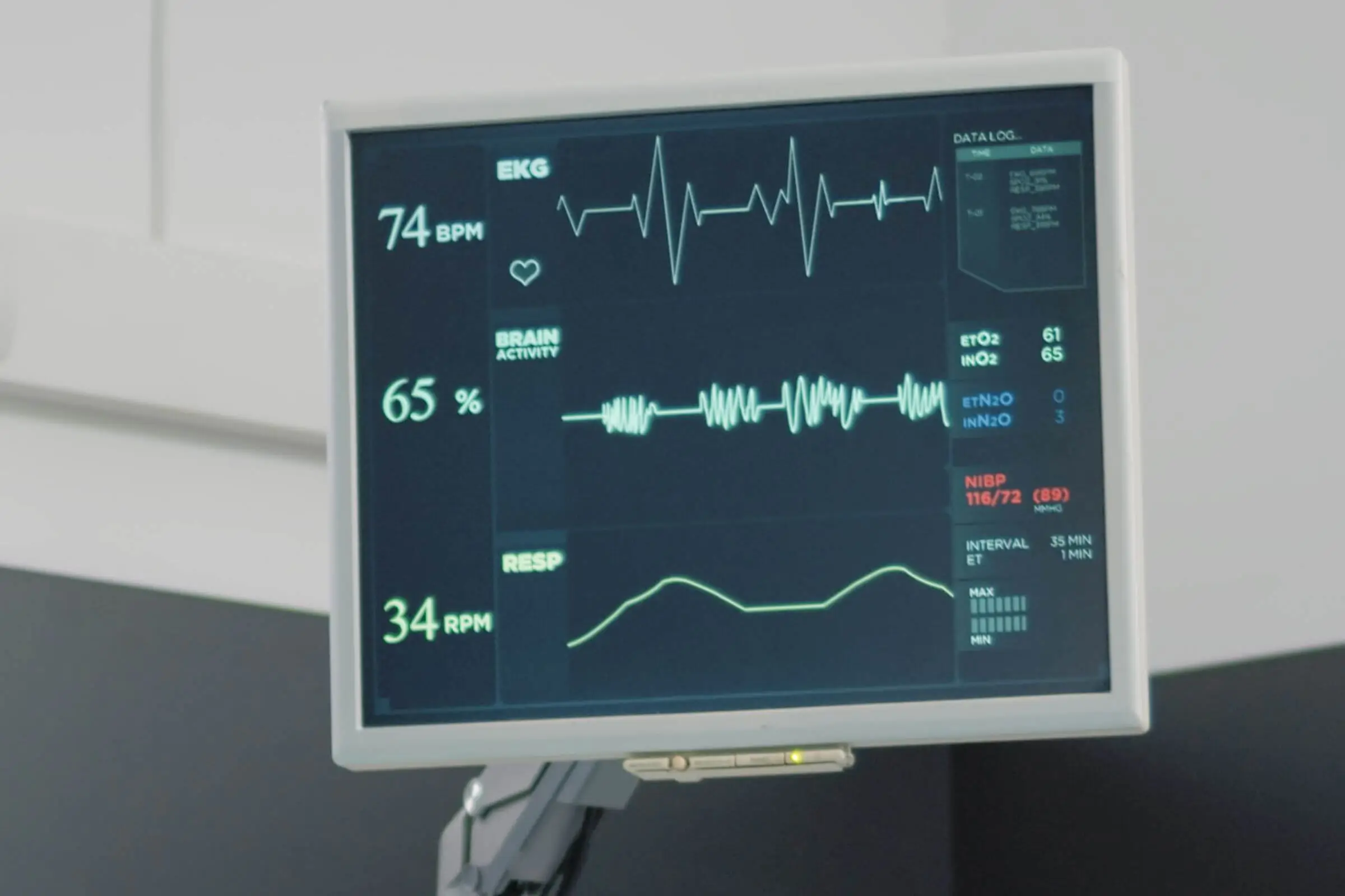 Monitor cardíaco no hospital veterinário: quando é usado, clínica veterinária 24h
